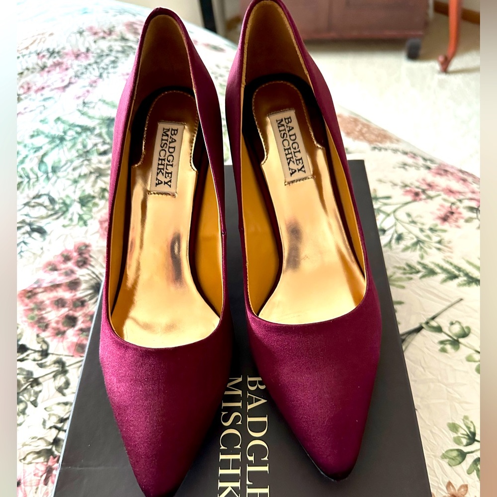 Badgley Mischka Monika II Wine satin pump.  7.5